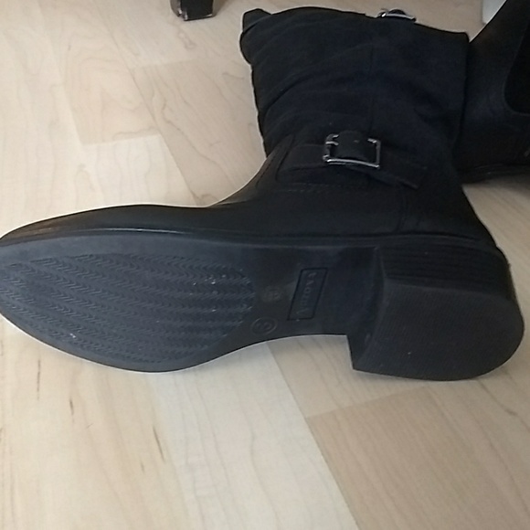 Boots - Picture 4 of 4